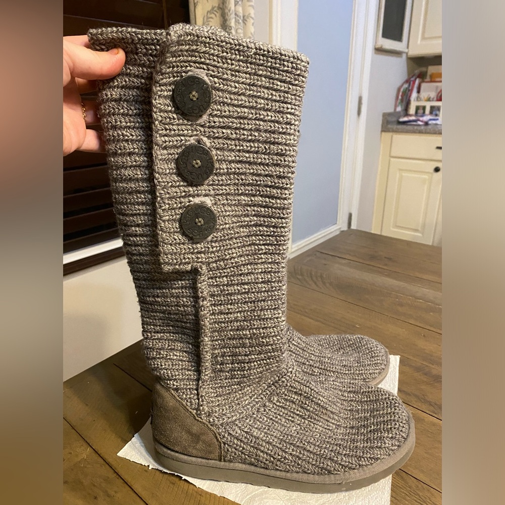 UGG Classic Cardy II gray knit boots size 9